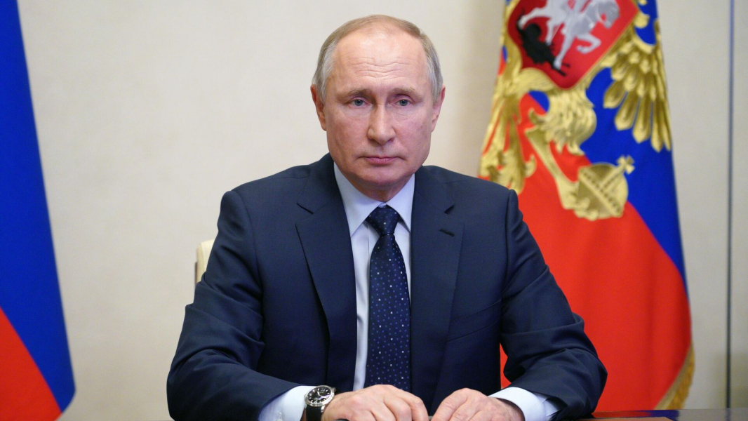 Песков: Путин получает доклады от военных не только днем, но и ночью